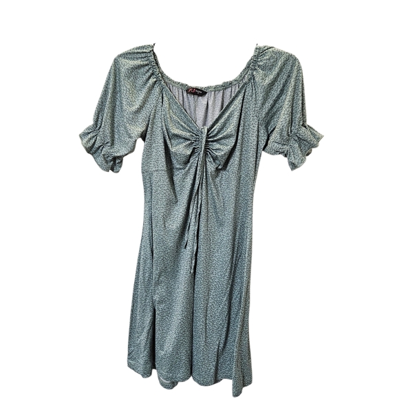 7 Junior Dresses & Skirts - 7 Junior Green Short Sleeve Dress with Tie Front Size G